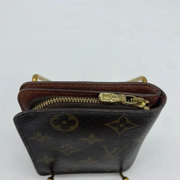 Louis Vuitton Monogram Short Wallet - Picture 3 of 11